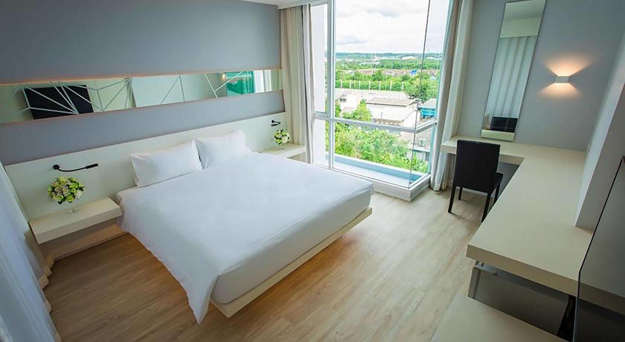Crystal Hotel Хат'яй Екстер'єр фото